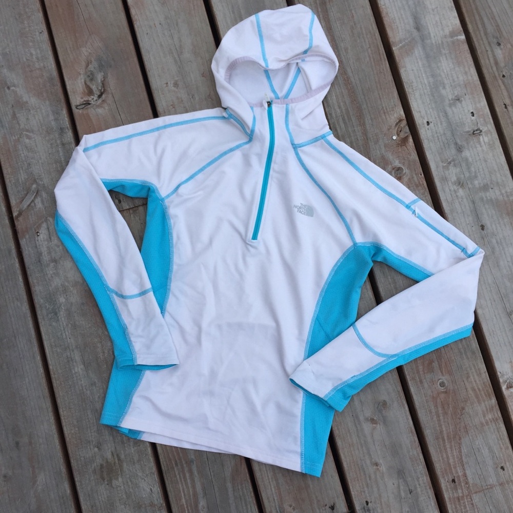 The North Face Hooded Pull-Over Size Medium